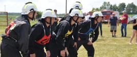drużyna OSP Mokobody rozpoczynająca bojówkę