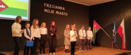 Uczniowie Szkoły Podstawowej Nr 1 w Trzciance bardzo starannie przygotowali się do uroczystego apelu z okazji 292 rocznicy nadania praw miejskich. Były piękne recytacje, piosenki oraz galowe stroje. 
