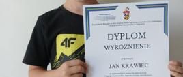 Jasiu Krawiec z dyplomem.