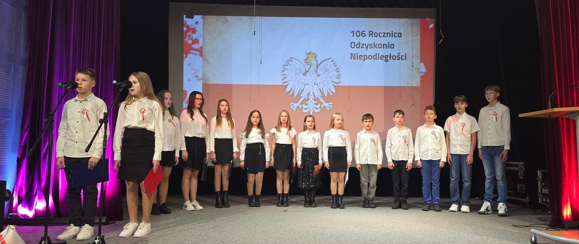11.11.2024 r. akademia patriotyczna w wykonaniu uczniów ze Szkoły Podstawowej w Radzikowie Wielkim