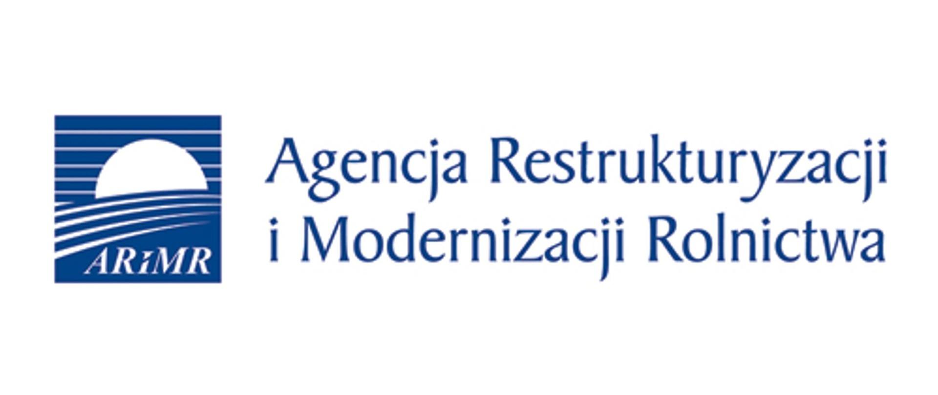 Logo Agencji Restrukturyzacji i Modernizacji Rolnictwa - na białym tle nazwa agencji oraz logotyp w granatowym kwadracie rysunek jakby wschodzącego słońca i litery ARiMR