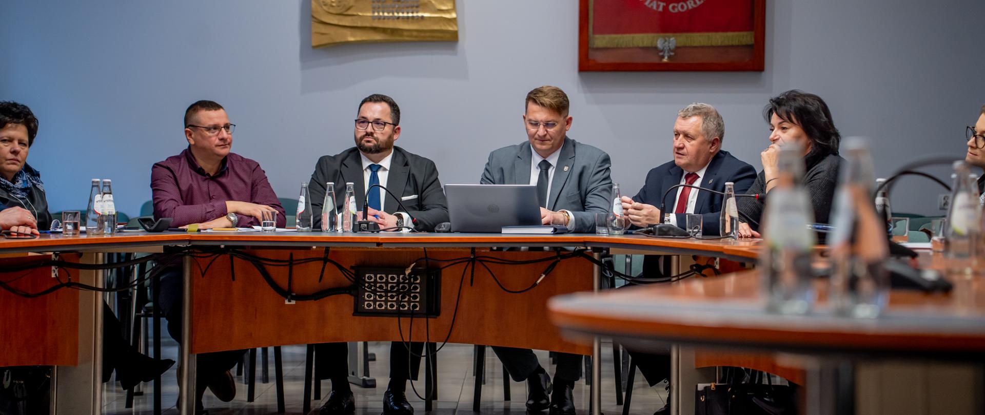 Posiedzenie Komisji Bezpieczeństwa i Porządku oraz Powiatowego Zespołu Zarządzania Kryzysowego