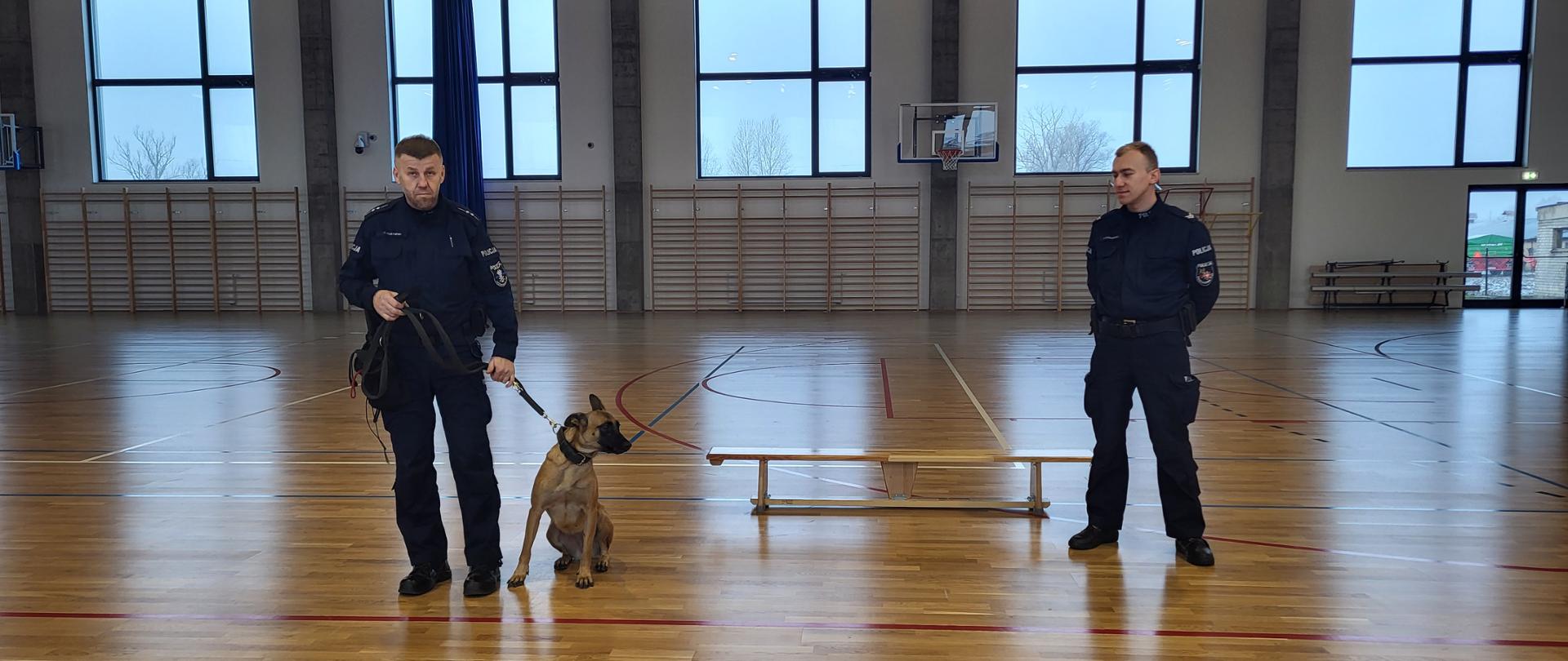 Spotkanie z przedstawicielami policji i ich czworonożnymi partnerami