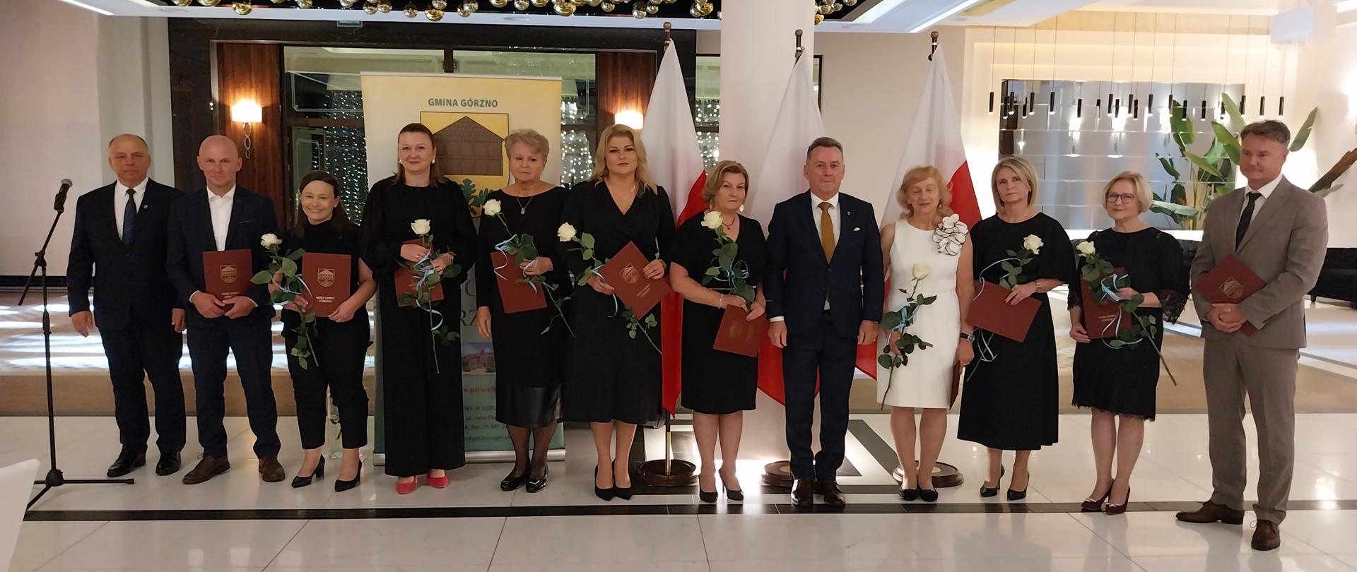 Wspólne zdjęcie osób wyróżnionych