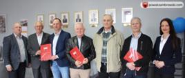 Na zdjęciu władze powiatu zambrowskiego z przedstawicielami organizacji pozarządowych 