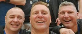 Uczestnicy zawodów robią selfie