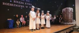 O świąteczną atmosferę zadbali uczniowie klas I-III oraz nauczyciele, uczniowie i rodzice. 