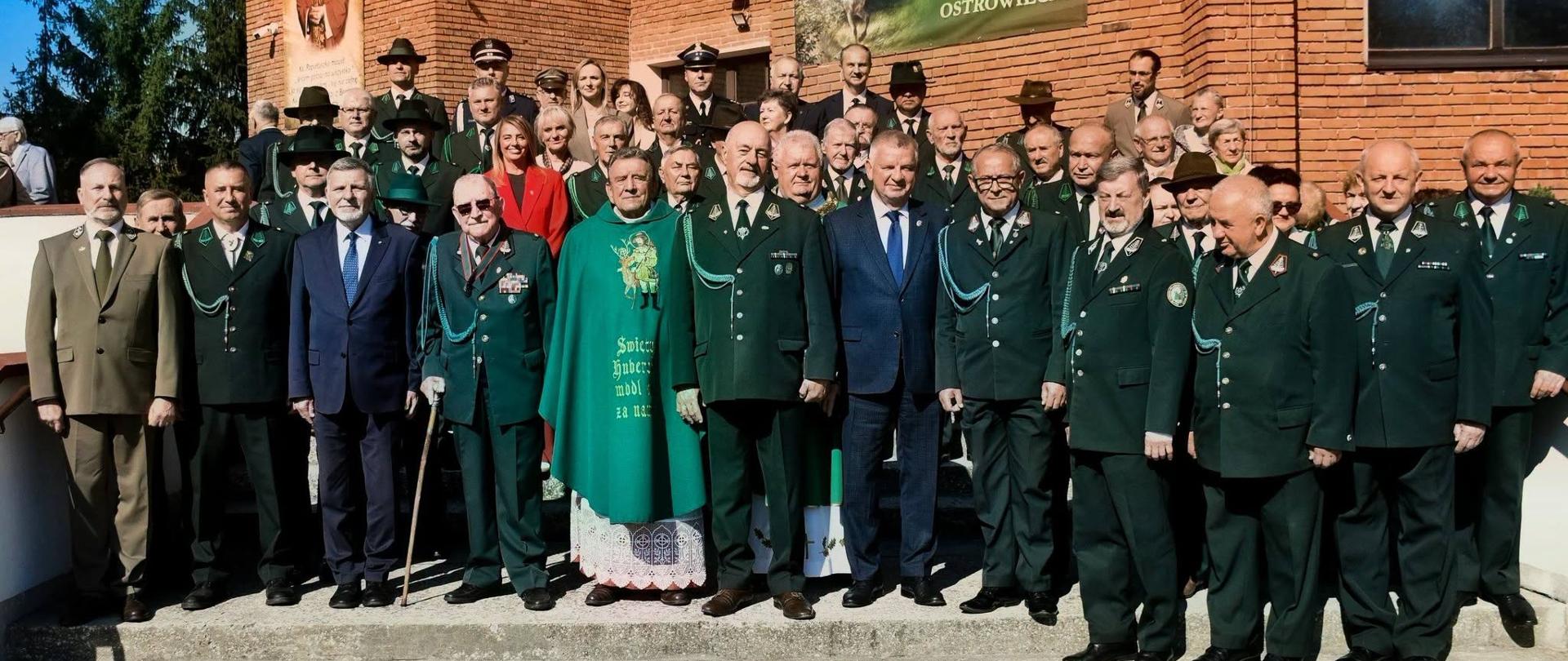 X HUBERTUS OSTROWIECKI – JUBILEUSZ TRADYCJI I MYŚLIWSKICH ZWYCZAJÓW