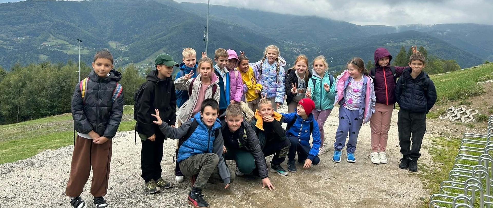 Uczniowie kl. 3c na Górze Żar