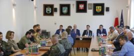 Spotkanie Powiatowego Zespołu Zarządzania Kryzysowego - widok uczestników