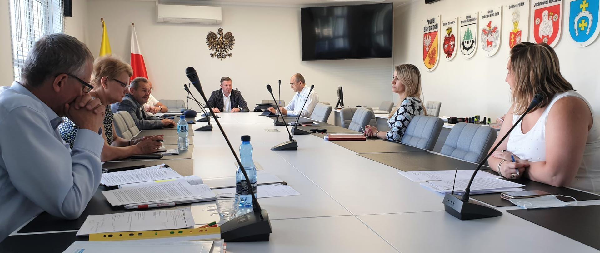 Zarząd Powiatu Białostockiego - obrady 29.06.2021 r.
