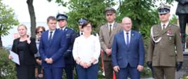 Przedstawiciele władz samorządowych i mundurowych obecni na uroczystości