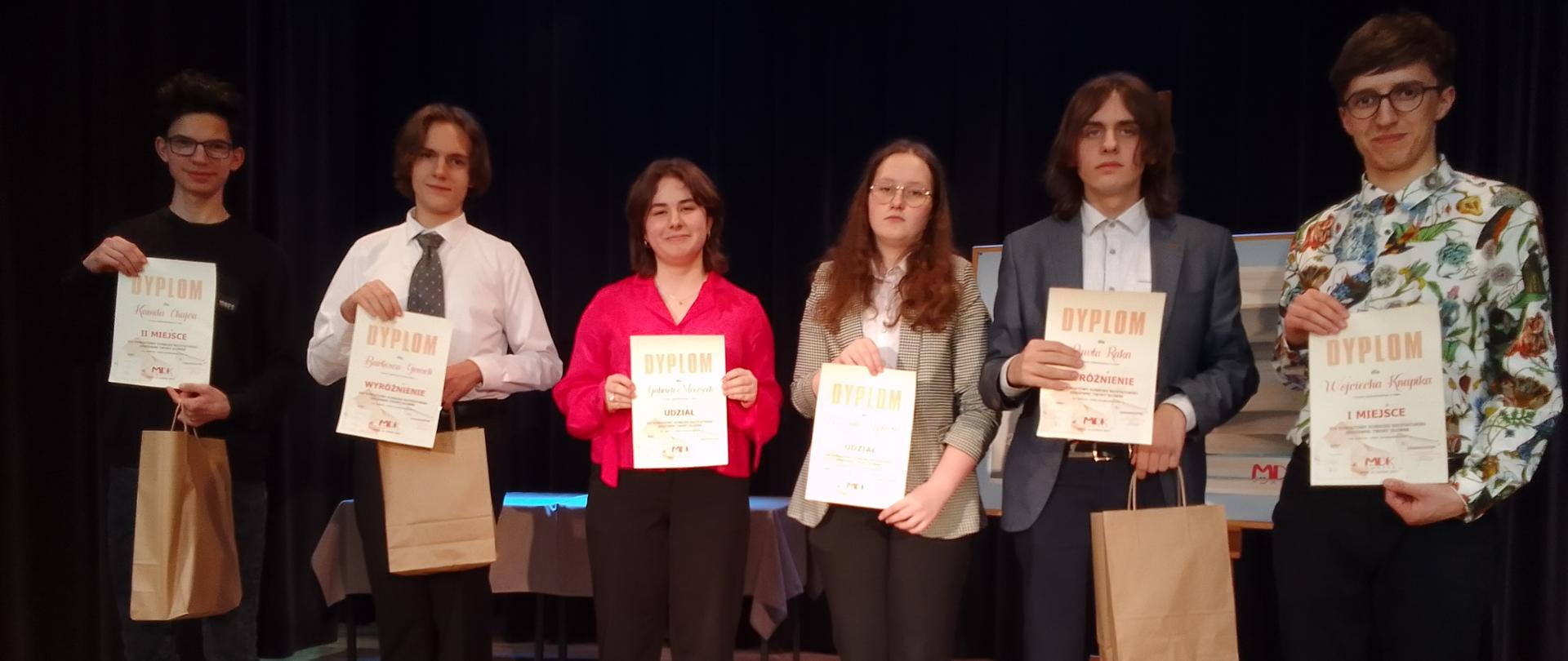 Laureaci i wyróżnieni w XIV Powiatowym Konkursie Recytatorskim SENSOWNE TWORY SŁOWNE