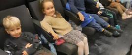 Baśniowa Podróż do Siedlec: „Motylki” i „Tygryski” Oglądają „Królewnę Śnieżkę”!