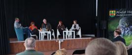Przy głosie paneliści