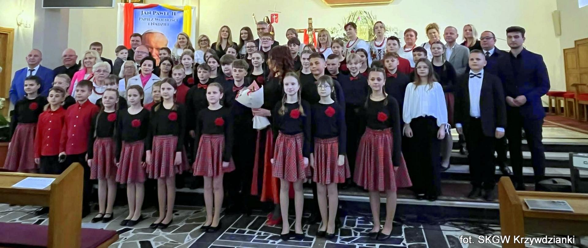 Chór Clave de Sol z uczestnikami wydarzenia