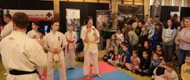 Pokaz młodych karateków z hajnowskiego klubu IKO Matsushima Poland / Dojo Den-Max. 