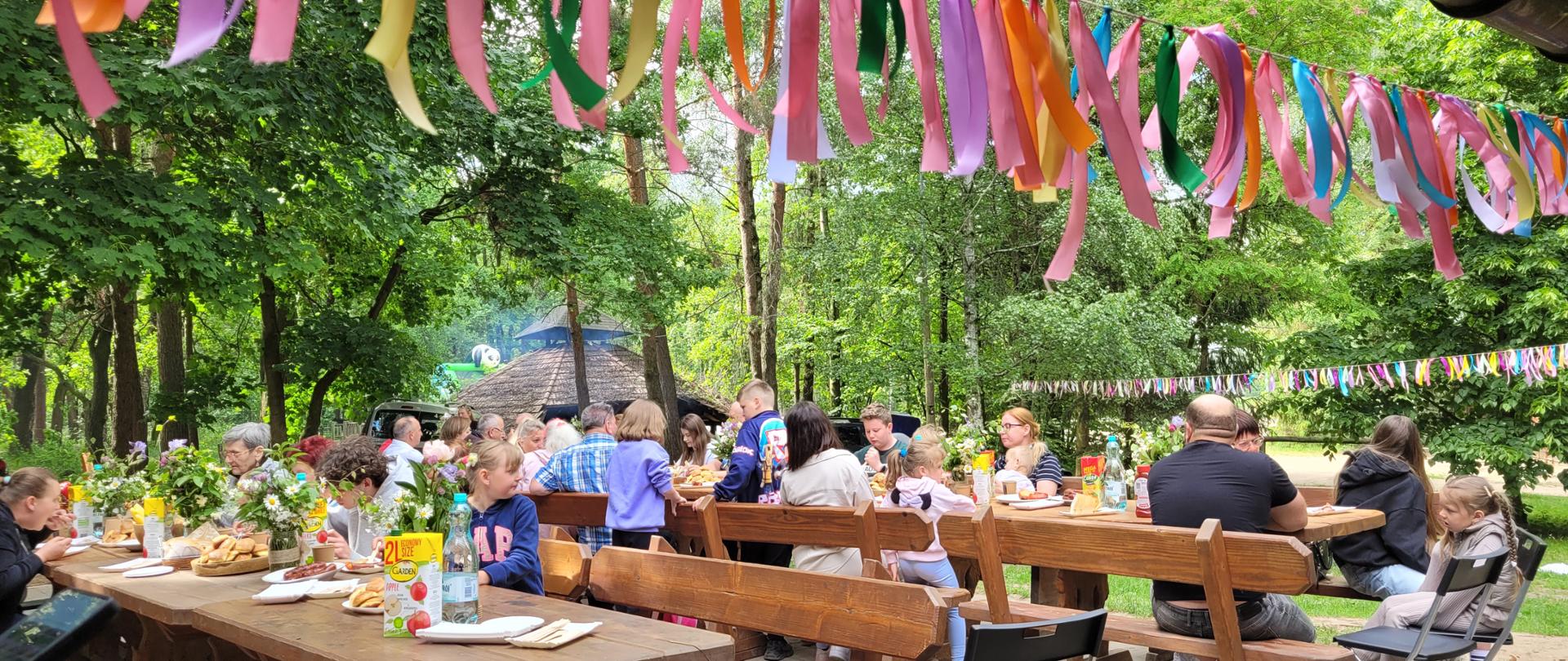 Uczestnicy podczas pikniku