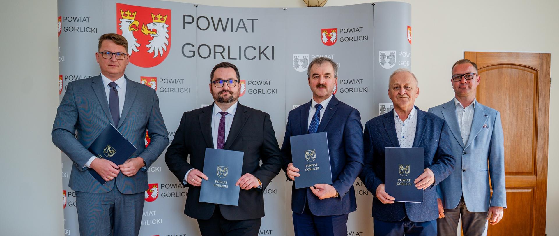 Zadanie dotyczy budowy chodnika w miejscowości Wójtowa, w ciągu dróg powiatowych nr 1482K Libusza – Wójtowa oraz 1477K Skołyszyn – Harklowa – Wójtowa – Lipinki.