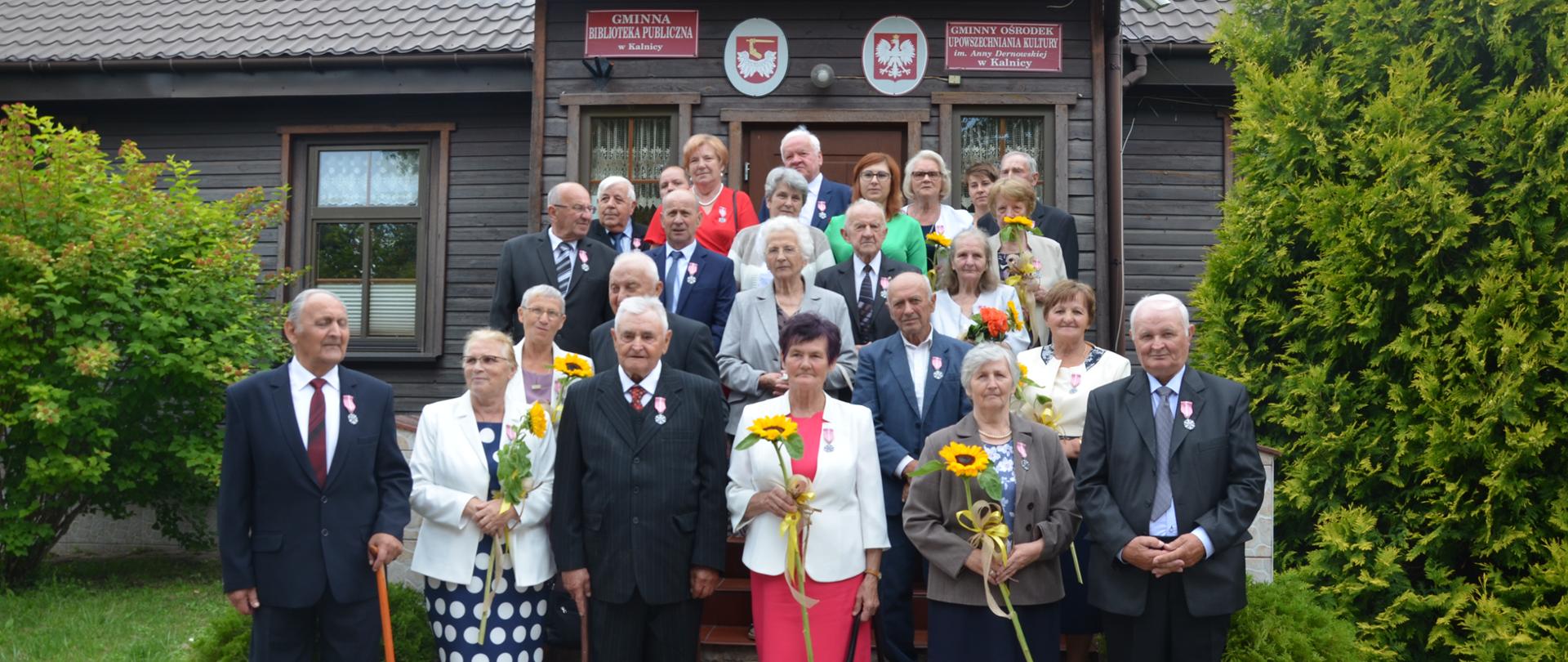 Zdjęcie 12 par jubilatów 