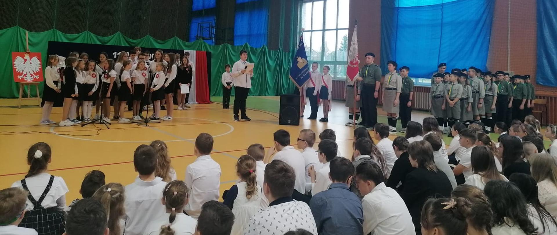dzieci na akademii