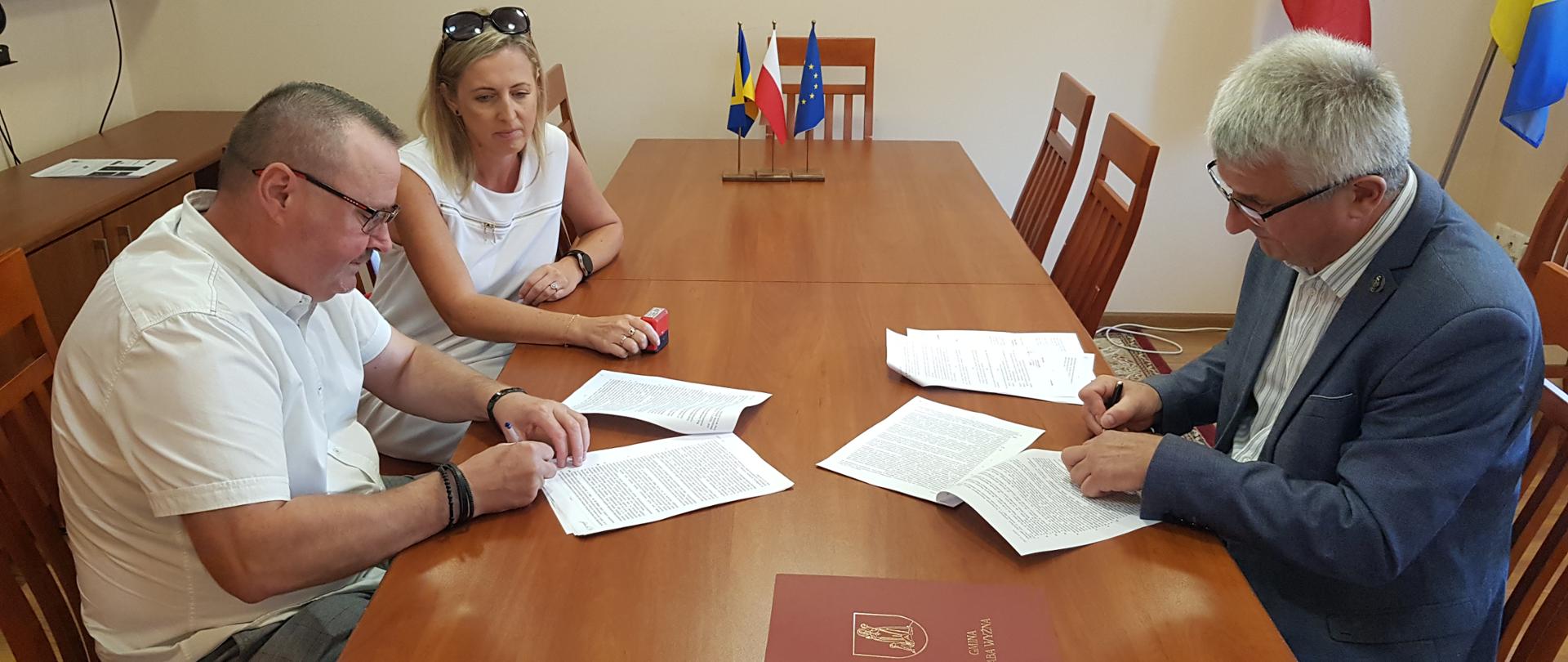 Podpisanie umowy na realizację zadania pn.: „Dowóz uczniów niepełnosprawnych z terenu Gminy Raba Wyżna do specjalistycznych ośrodków w Nowym Targu, Jabłonce i Rabce-Zdroju.” 