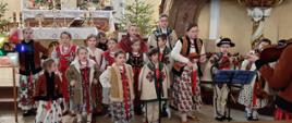 Występ Stowarzyszenia "Z Przytupem " w Kościele Wniebowzięcia NMP w Polanicy Zdrój