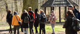 Uczniowie na szlaku w Białowieskim Parku Narodowego