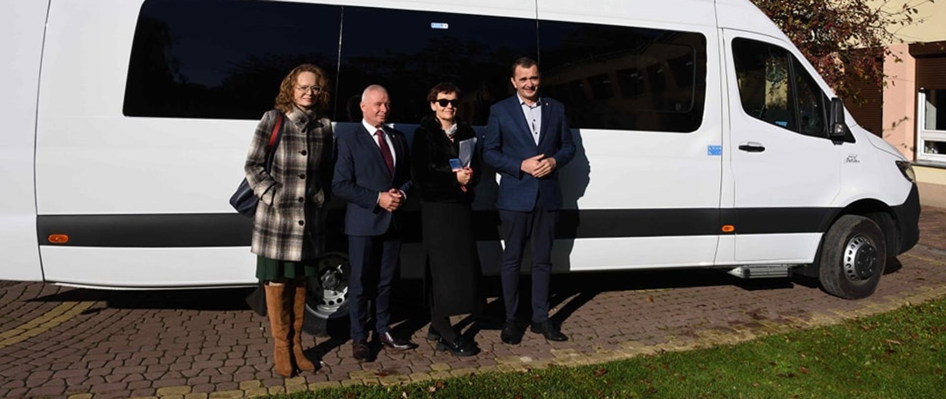 Nowy autobus dla Środowiskowego Domu Samopomocy w Kraśniku!