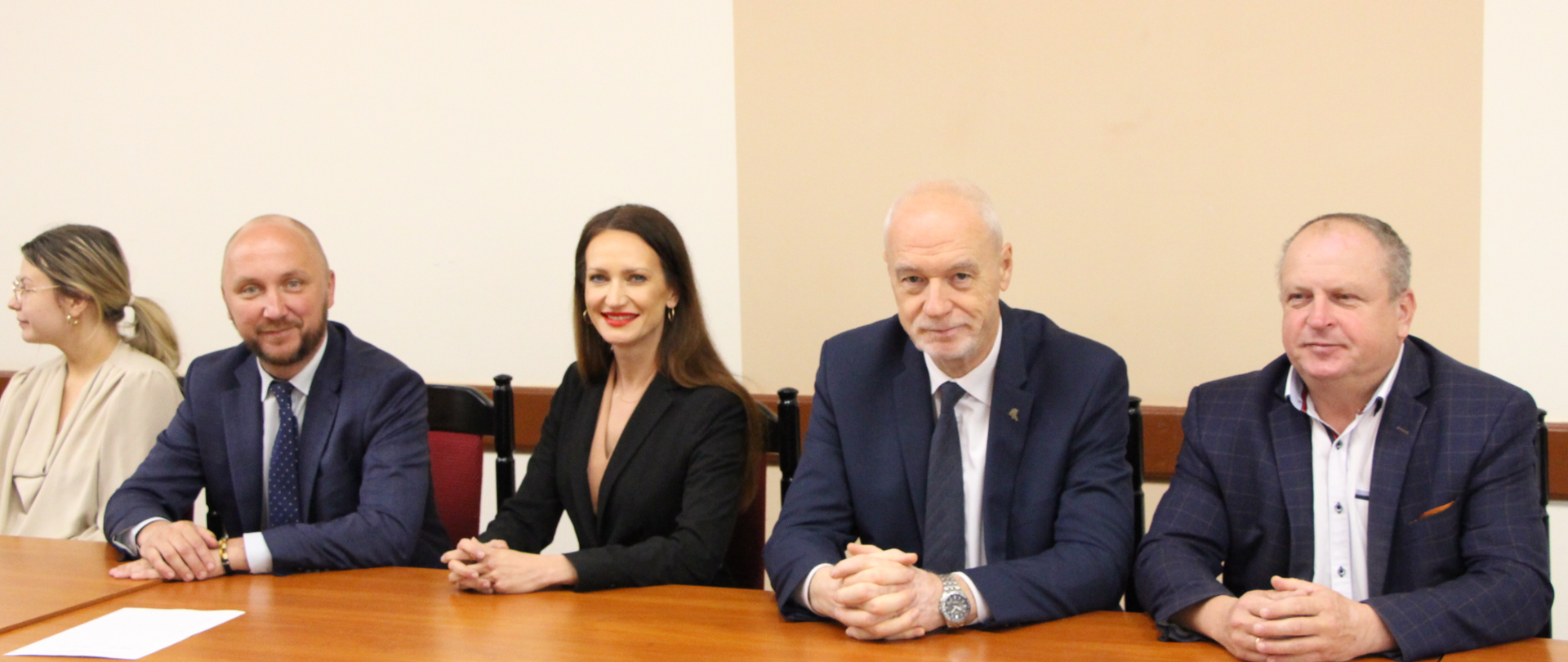 od lewej: marszałek województwa podlaskiego, starosta zambrowski, senator RP, wicestarosta zambrowski