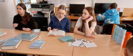 Lekcja biblioteczna - „ W gąszczu informacji, czyli jak korzystać z różnych źródeł informacji w bibliotece”