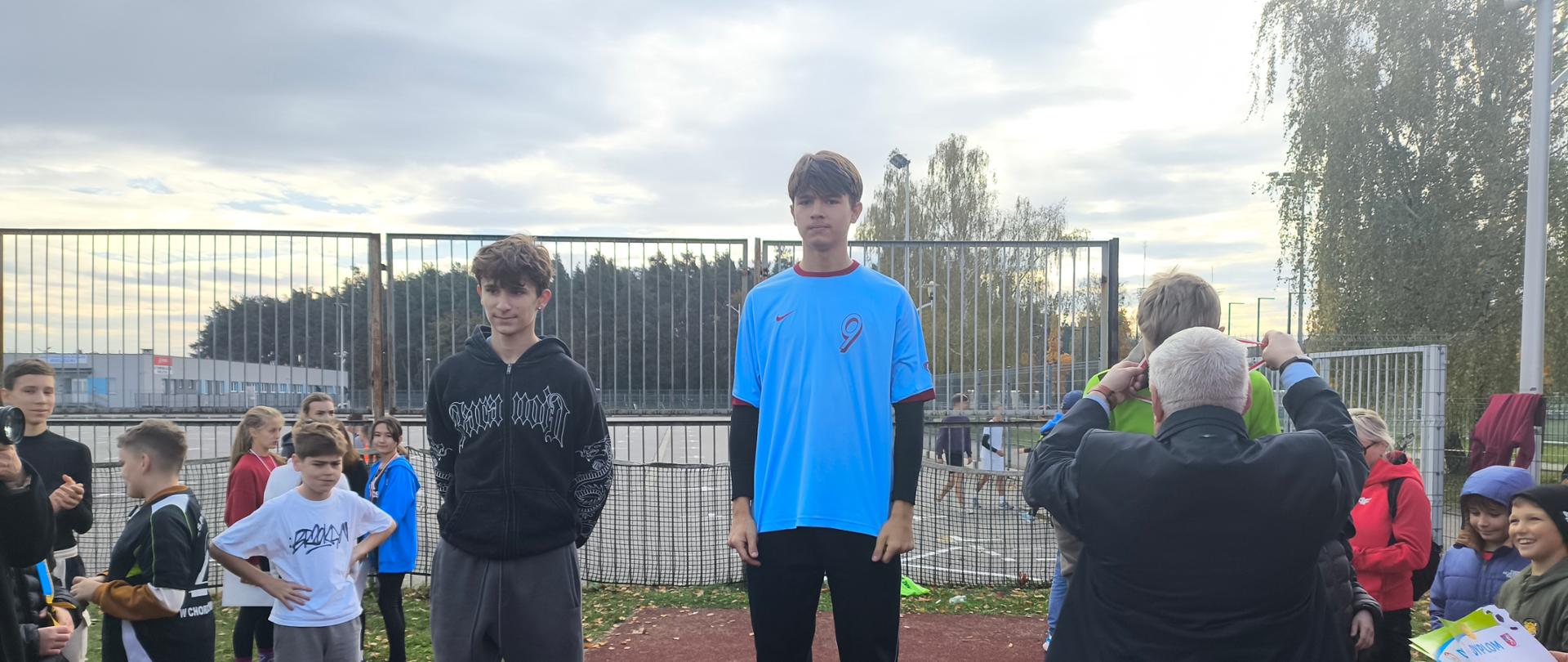 Na zdjciu wręczanie medali- 1 miejsce Dominik Rokoszak