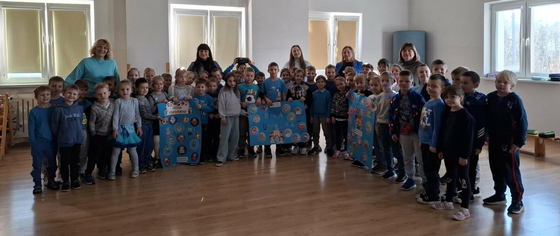 uczestnicy warsztatów z okazji Dnia Praw Dziecka