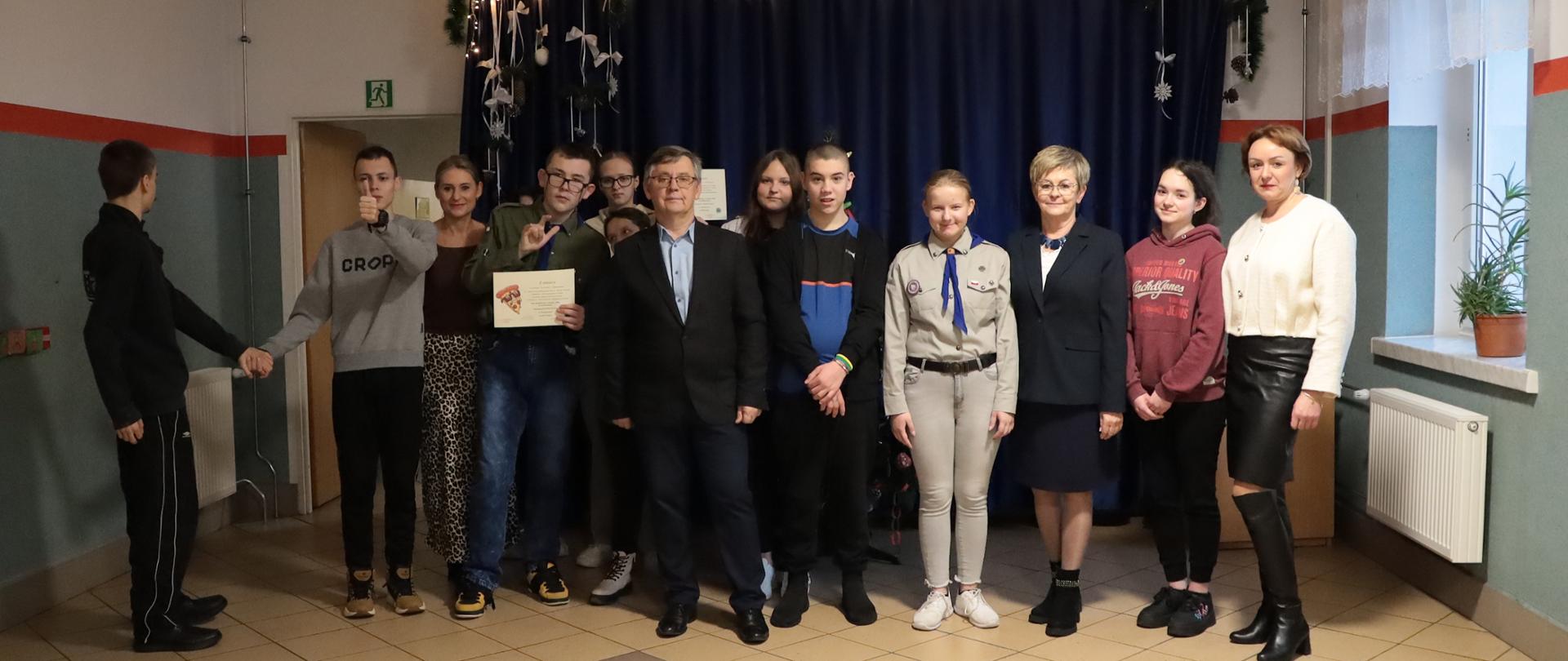 Wręczenie nagród w konkursie "Zwykli niezwyczajni"
