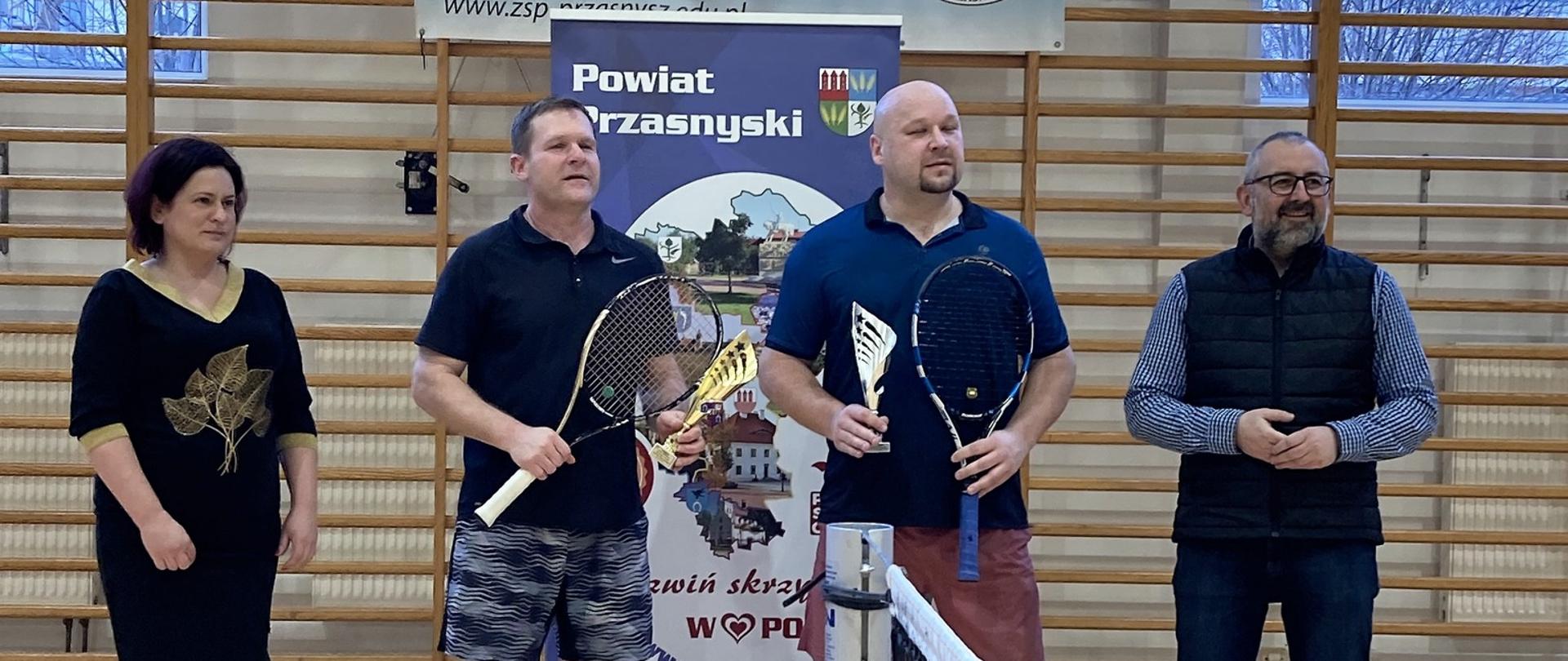 Grzegorz Cołosiński zwycięzcą halowego turnieju tenisa ziemnego o Puchar Starosty Przasnyskiego 