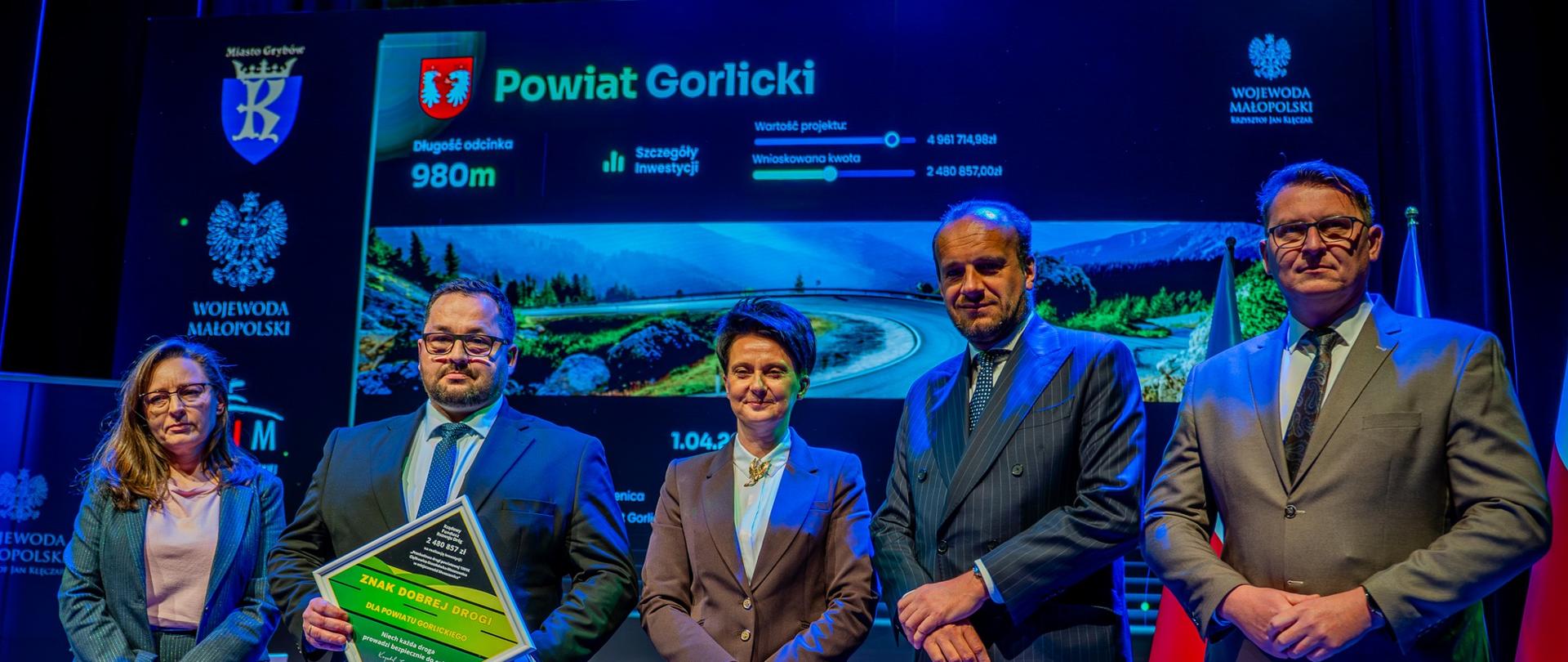 Reprezentujący Powiat Gorlicki: Starosta Mirosław Waląg, Wicestarosta MarcinKrzemiński, Agnieszka Szkaradek Skarbnik Powiatu, Poseł na Sejm RP Urszula Nowogórska, II wicewojewoda małopolski Ryszard Śmiałek.