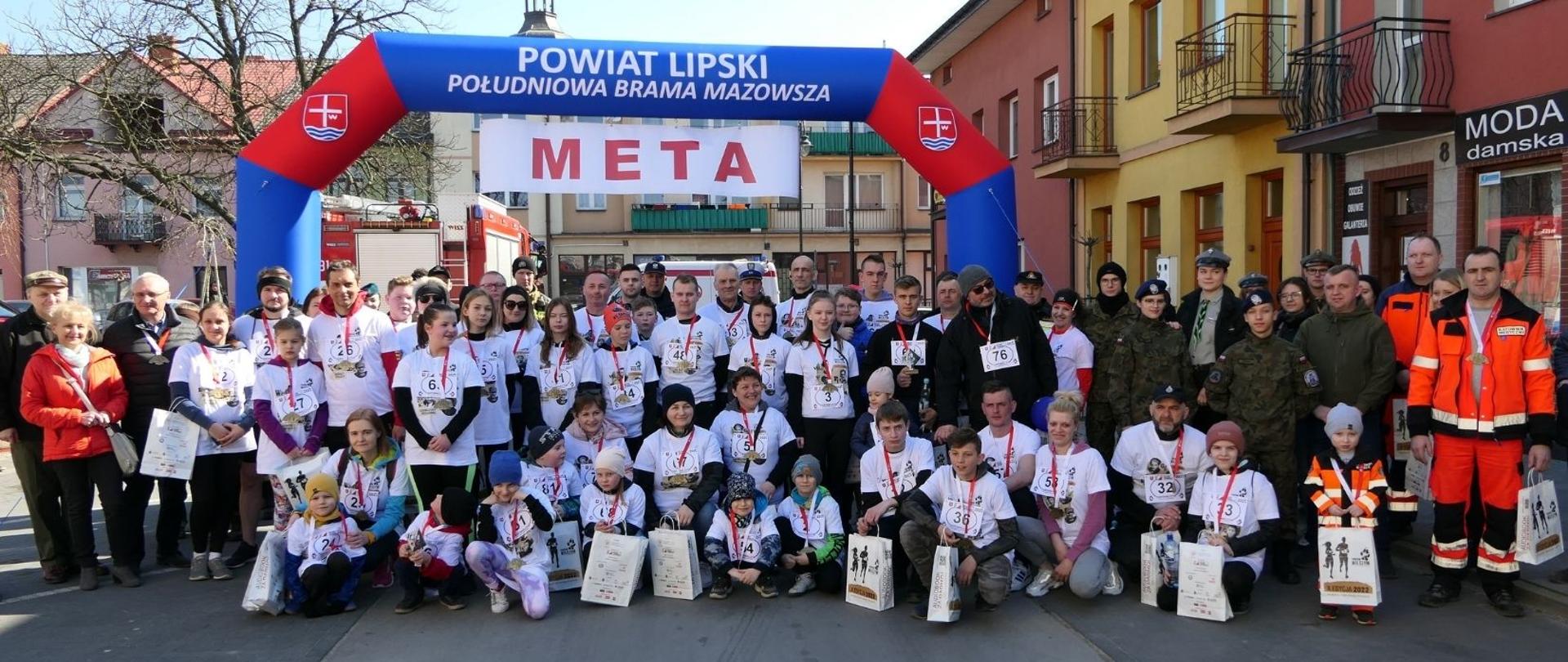 Uczestnicy X edycji Biegu Tropem Wilczym w Lipsku