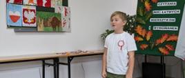 Młodzi uczniowie podczas recytowania