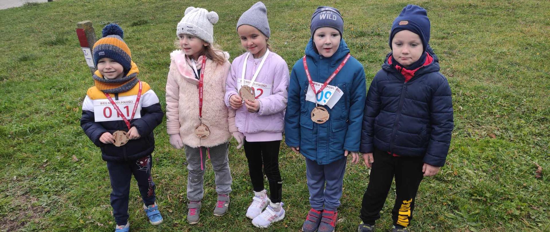 5 Dzieci z medalami 