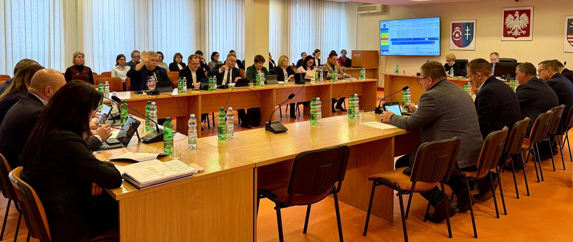 Nadzwyczajna sesja Rady Powiatu Ostrowieckiego