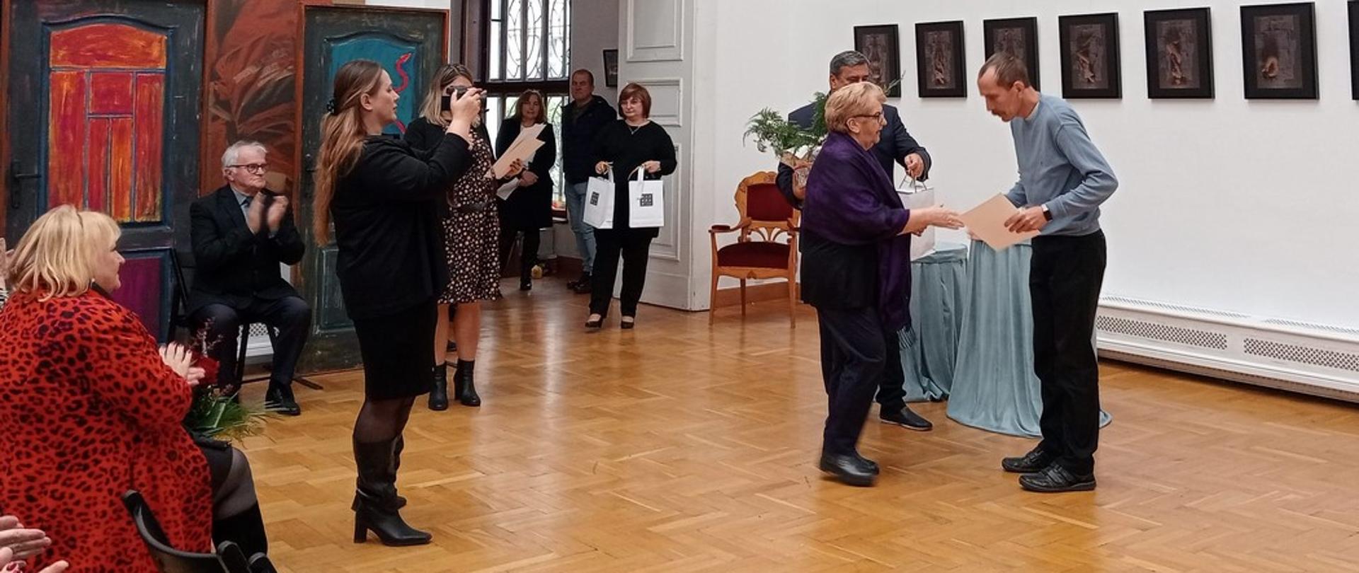 Artystyczny laur dla Jacka Niewęgłowskiego w konkursie plastycznym Krakowskich Spotkań Artystycznych Gaudium 2024