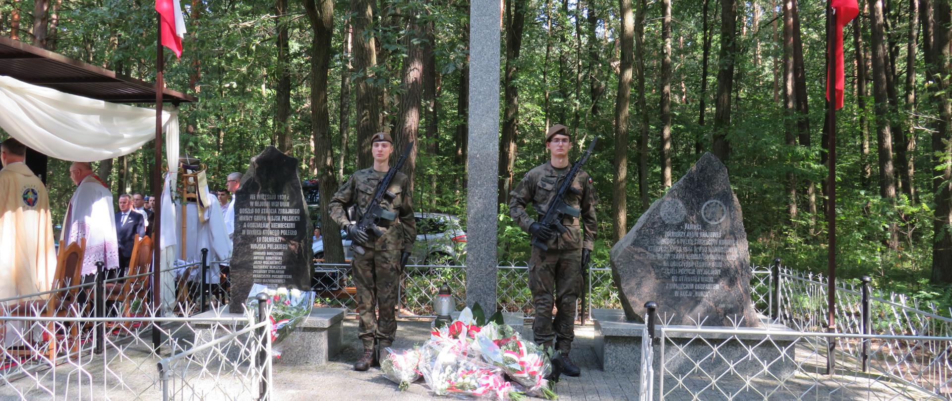 Pomnik poległych żołnierzy w lesie unińskim