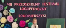 Przedszkolaki w trakcie prezentowania wierszyków