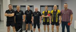Przedstawiciele z klubów Narewka - Hajnówka pozują do wspólnego zdjęcia