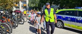 Uczniowie dwóch pierwszych klas przypominali sobie zasady ruchu drogowego. 