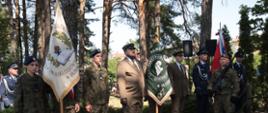 Delegacje pocztów sztandarowych obecne na uroczystości