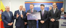 Wręczenie promes z Rządowego Funduszu Rozwoju Dróg - gmina Turośń Kościelna