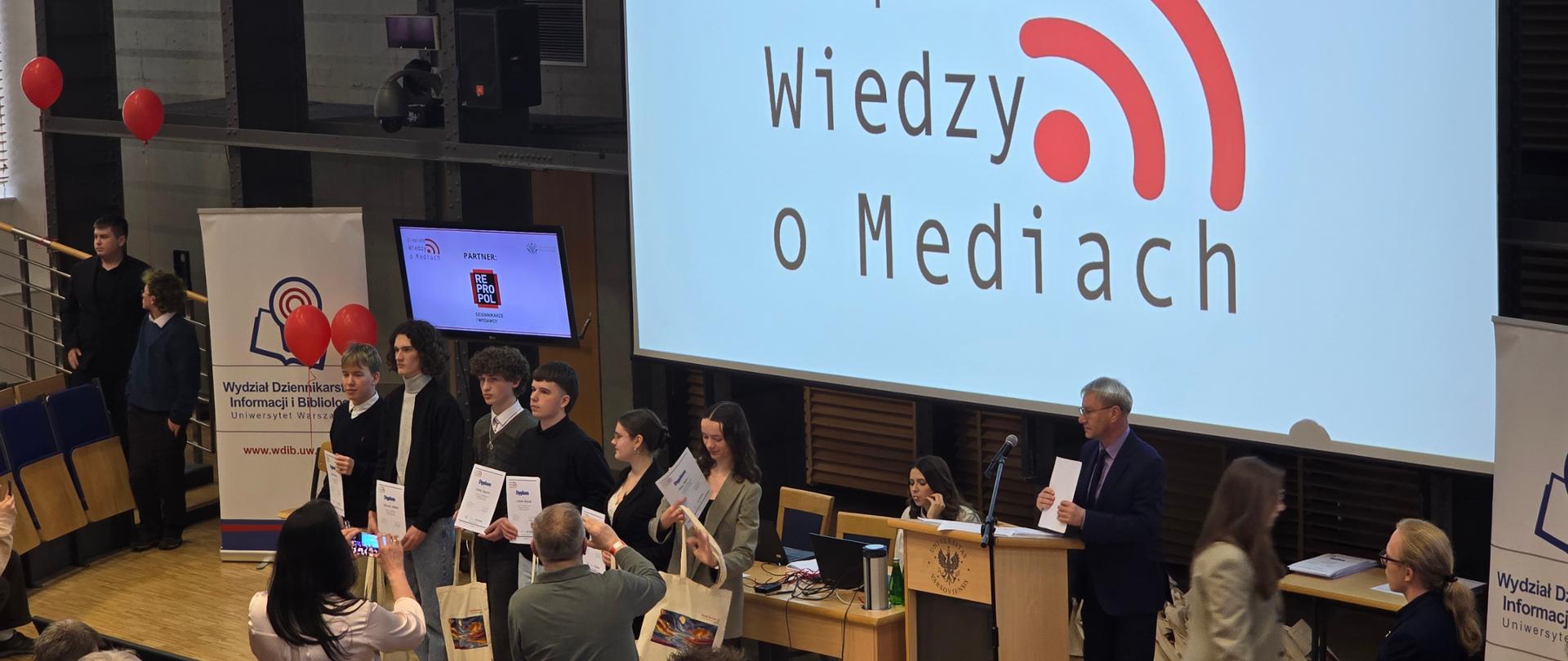 Olimpiada Wiedzy o Mediach to interdyscyplinarny konkurs skierowany do uczniów szkół ponadpodstawowych
