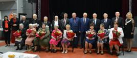 Zdjęcie pamiątkowe z uroczystego Jubileuszu Złotych oraz Diamentowych Godów.