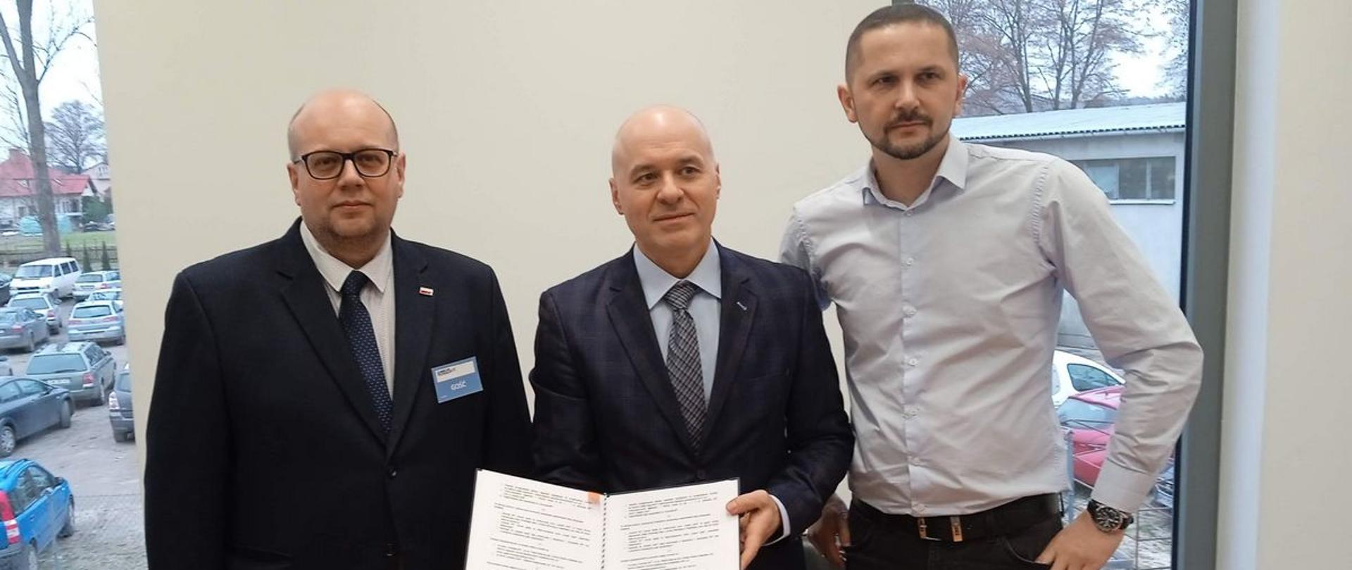 Podpisanie umowy w zakładzie mechanicznym „SciTeex” w Kłoczewie